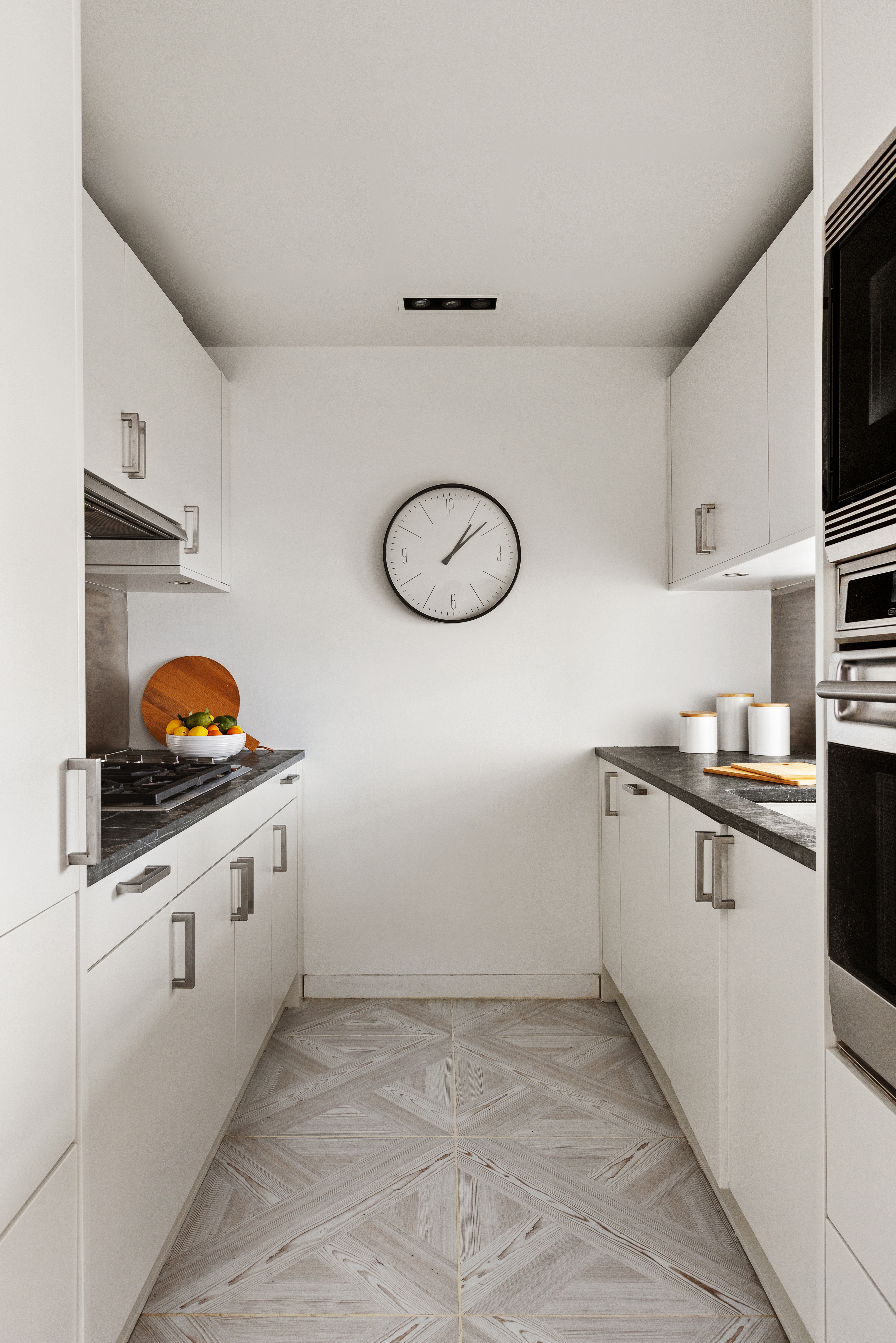 450 East 83rd Street, Unit 8B Manhattan, NY 10028 - Photo 6 of 18 Gallery Image 6