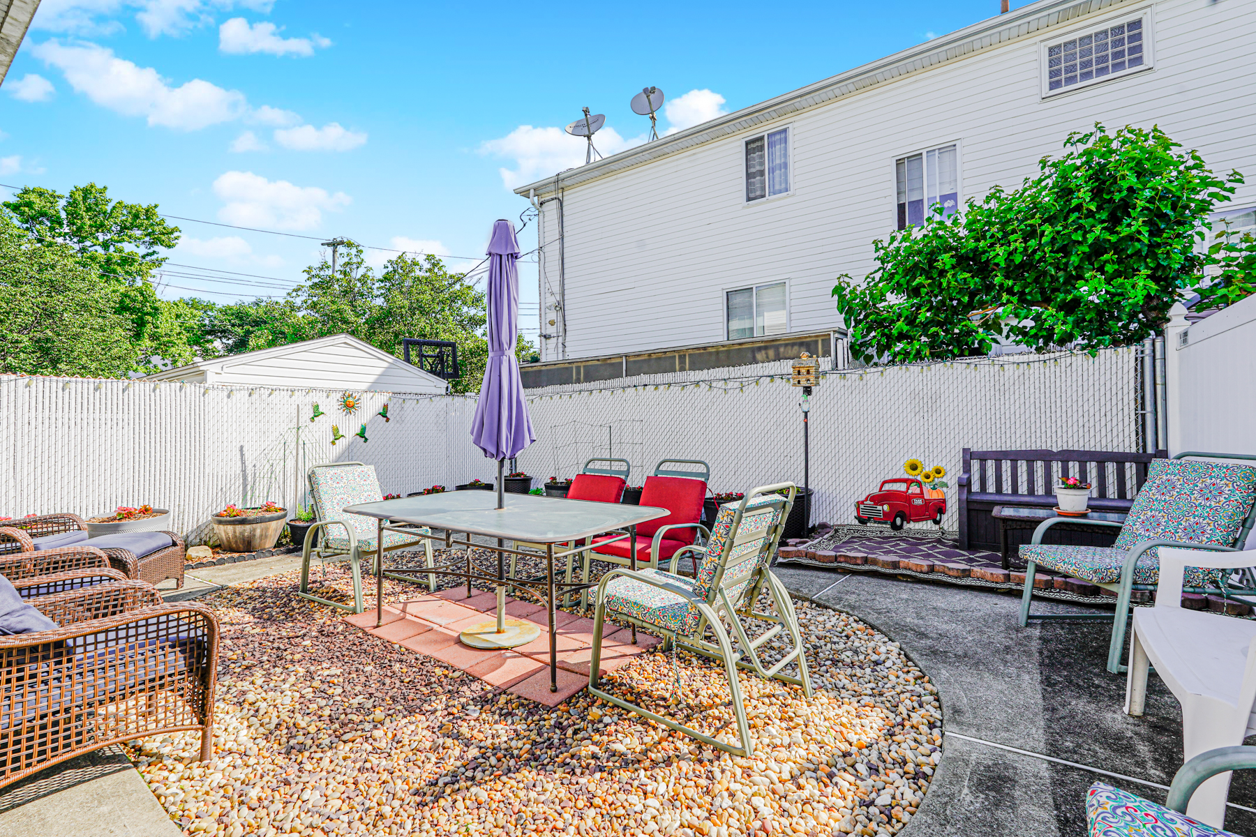 287 Greaves Avenue Staten Island, NY 10308 - Photo 30 of 35 a outdoor space with furniture