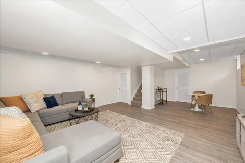 Contact Agent | 14 South Duke Street, Rockville, MD 20850