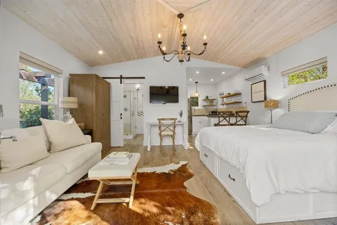 $4,995,000 | 554-556 Stratford Drive, Encinitas, CA 92024