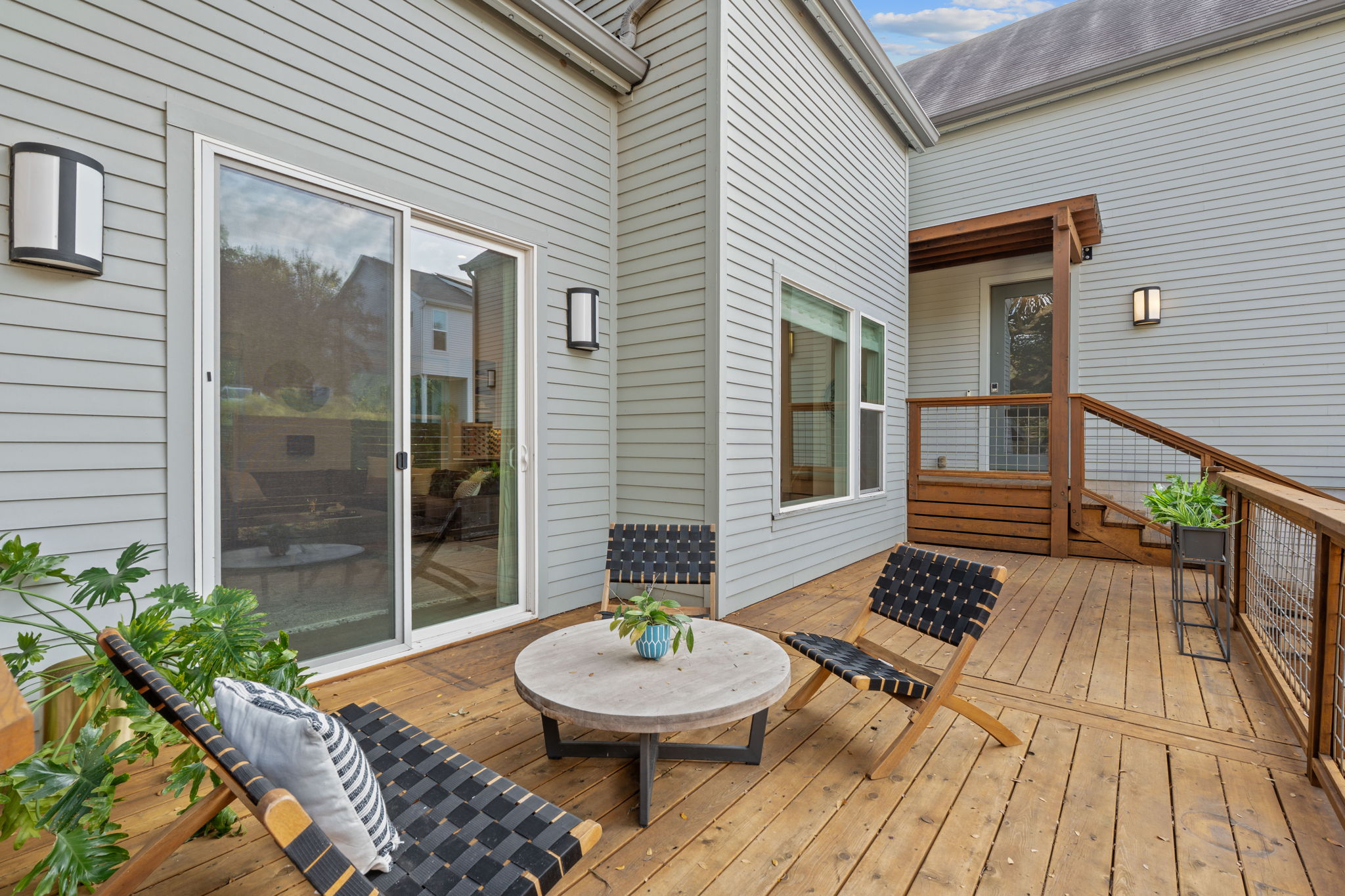 3001 Del Curto Road, Unit 10 Austin, TX 78704 - Photo 37 of 44 a balcony with table and chairs
