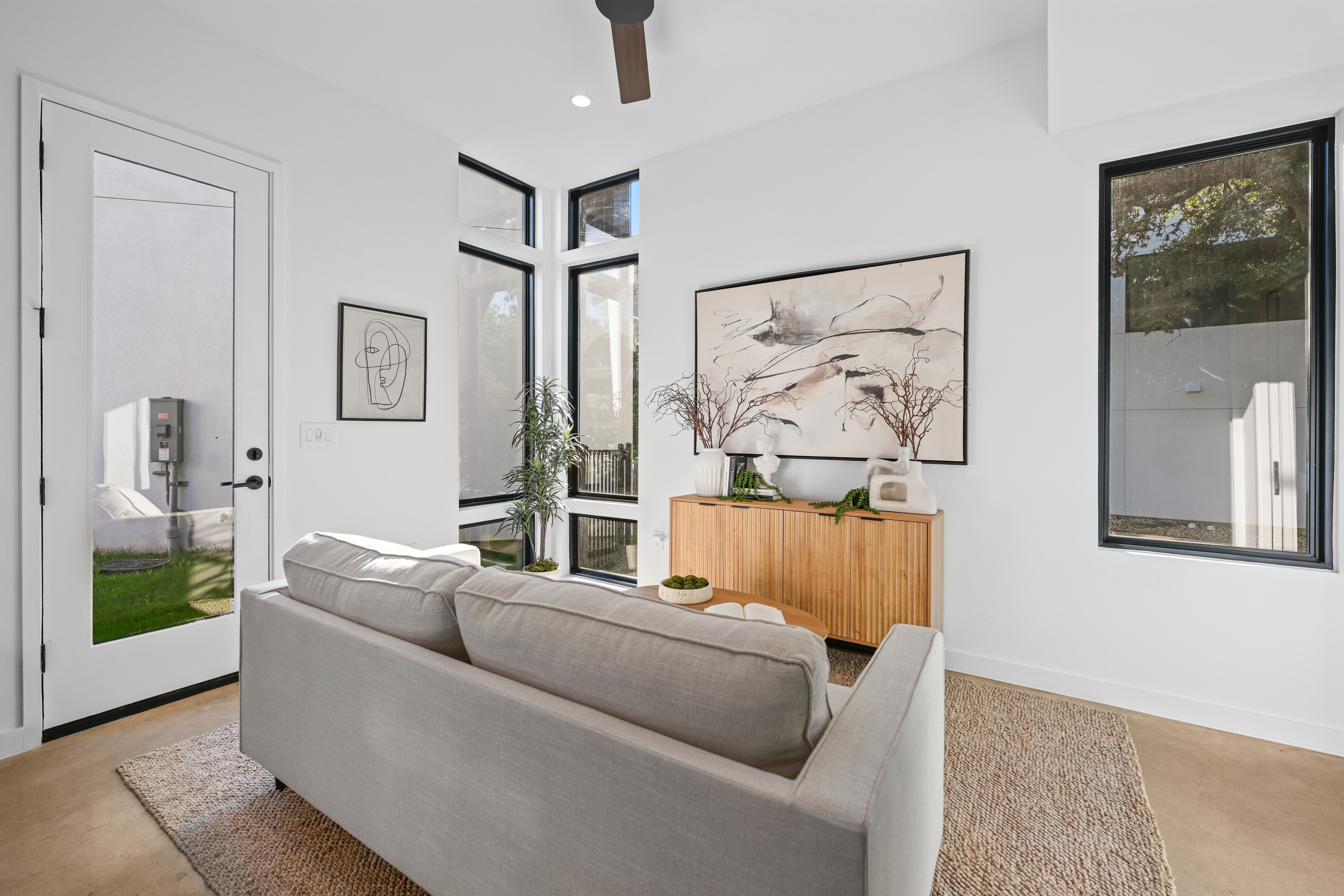 219 Lessin Lane, Unit 15 Austin, TX 78704 - Photo 18 of 53 Gallery Image 18