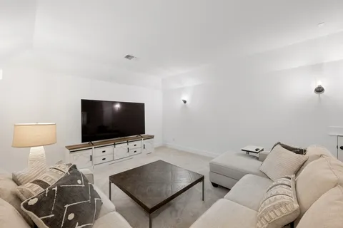 $625,000 | 6716 Cliff Rose Drive, Spicewood, TX 78669