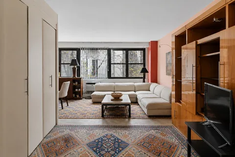 $529,000 | 210 East 15th Street, Unit 6D | Gramercy