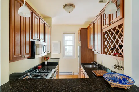 $1,075,000 | 13 Hubbard Street, Unit B, Jamaica Plain, MA 02130