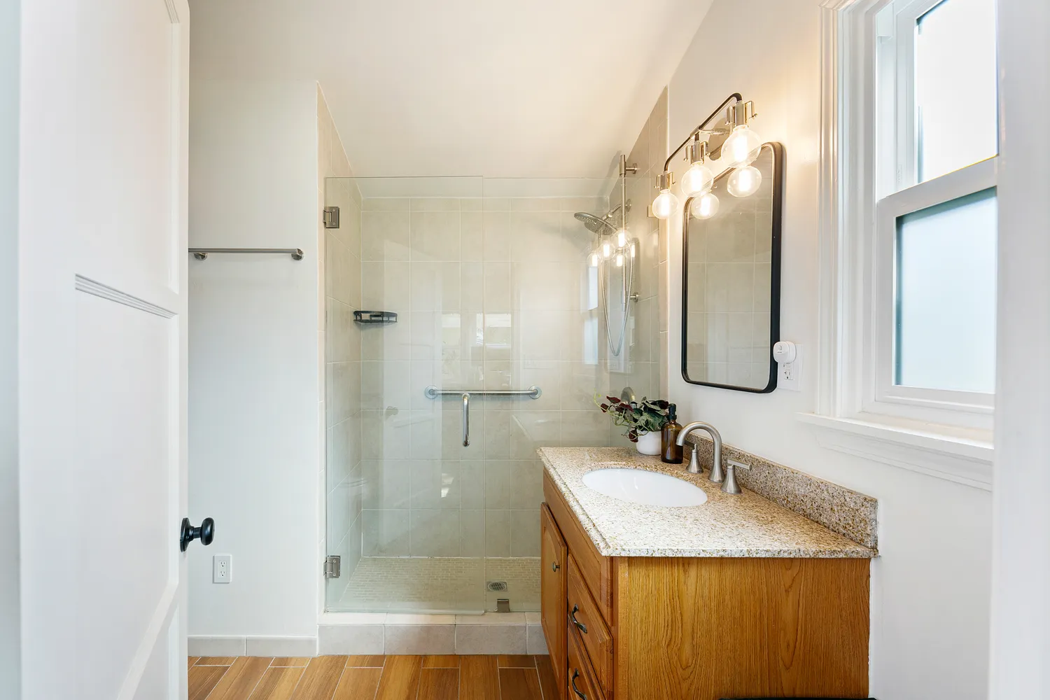 $1,100,000 | 17055 Gresham Street, Northridge, CA 91325