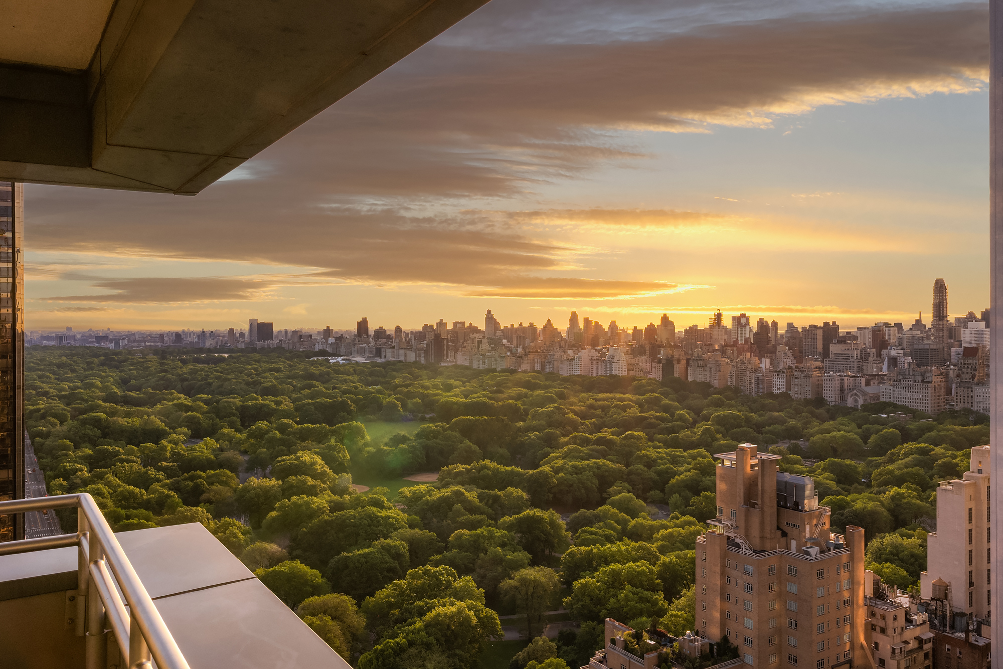 301 West 57th Street, Unit 36C Manhattan, NY 10019 - Photo 5 of 27 a view of a city