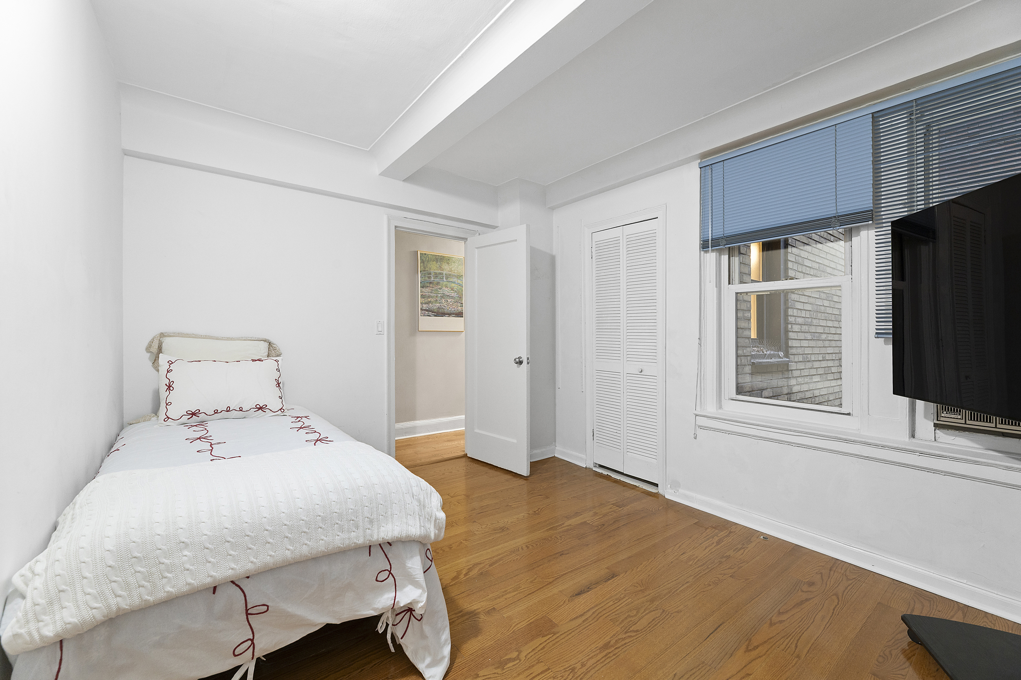 205 East 69th Street, Unit 2A Manhattan, NY 10021 - Photo 8 of 11