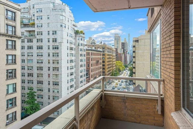 30 East 85th Street, Unit 8B Manhattan, NY 10028 - Photo 3 of 12 a view of a large building