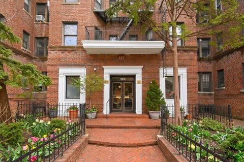 $570,000 | 385 Argyle Road, Unit 6E | Ditmas Park