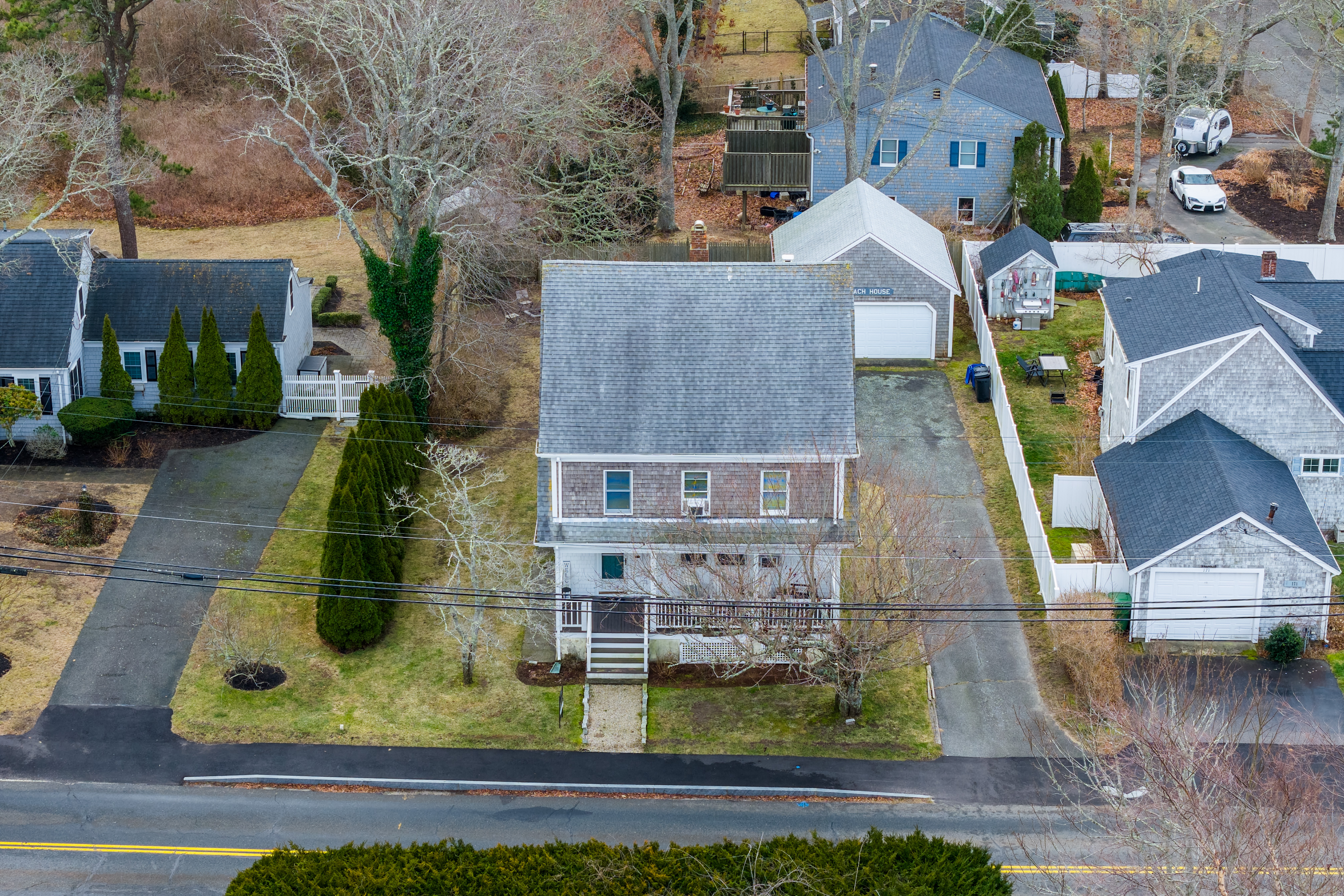 169 Gosnold Street Hyannis, MA 02601 - Photo 4 of 47