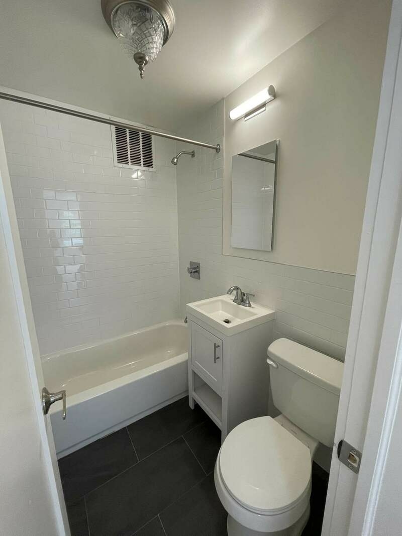 39 A Gramercy Park North, Unit 5B Manhattan, NY 10010 - Photo 4 of 5