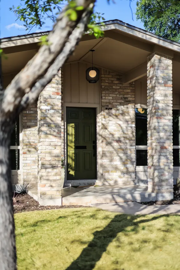 $1,499,900 | 2504 Deerfoot Trail, Austin, TX 78704