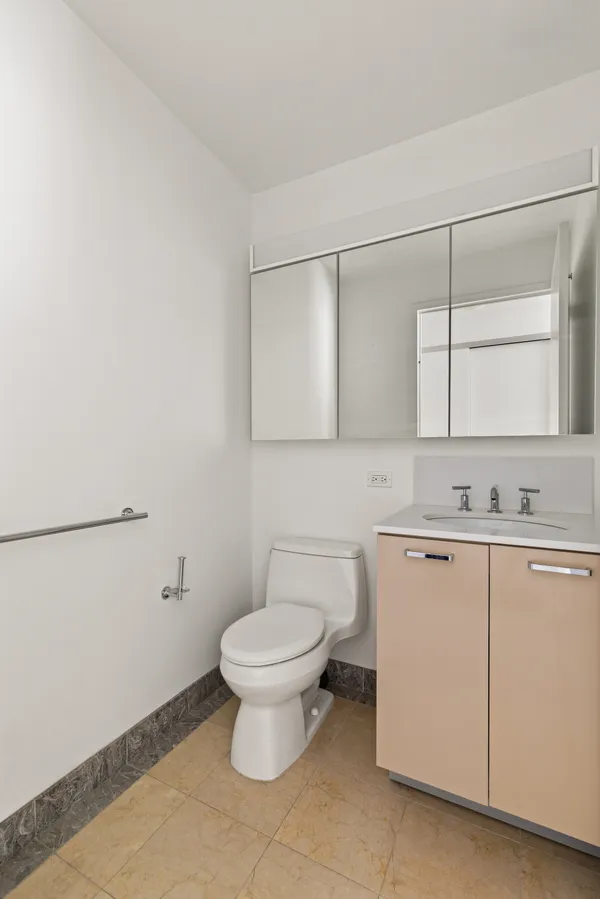 $990,000 | 415 Main Street, Unit 9D | Roosevelt Island