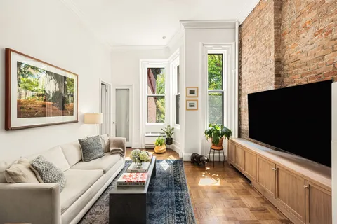 $2,250,000 | 58 Remsen Street, Unit 1R | Brooklyn Heights