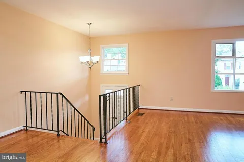 $3,800 | 5719 6th Street North, Arlington, VA 22205