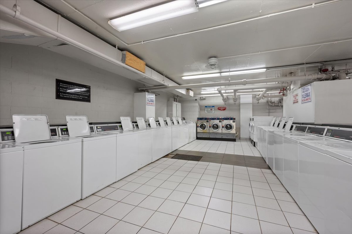 655 West Irving Park Road, Unit 1717 Chicago, IL 60613 - Photo 23 of 34