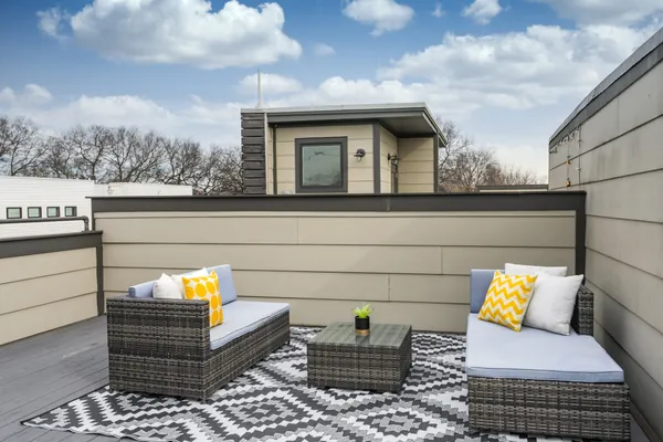 a view of sitting area with furniture