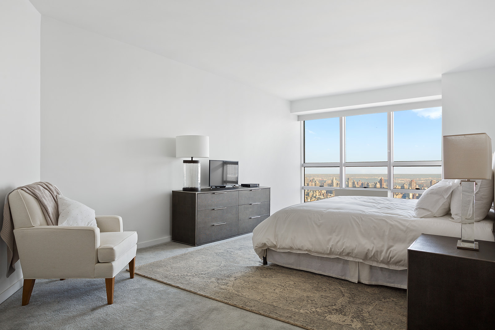 146 West 57th Street, Unit 76A Manhattan, NY 10019 - Photo 6 of 9