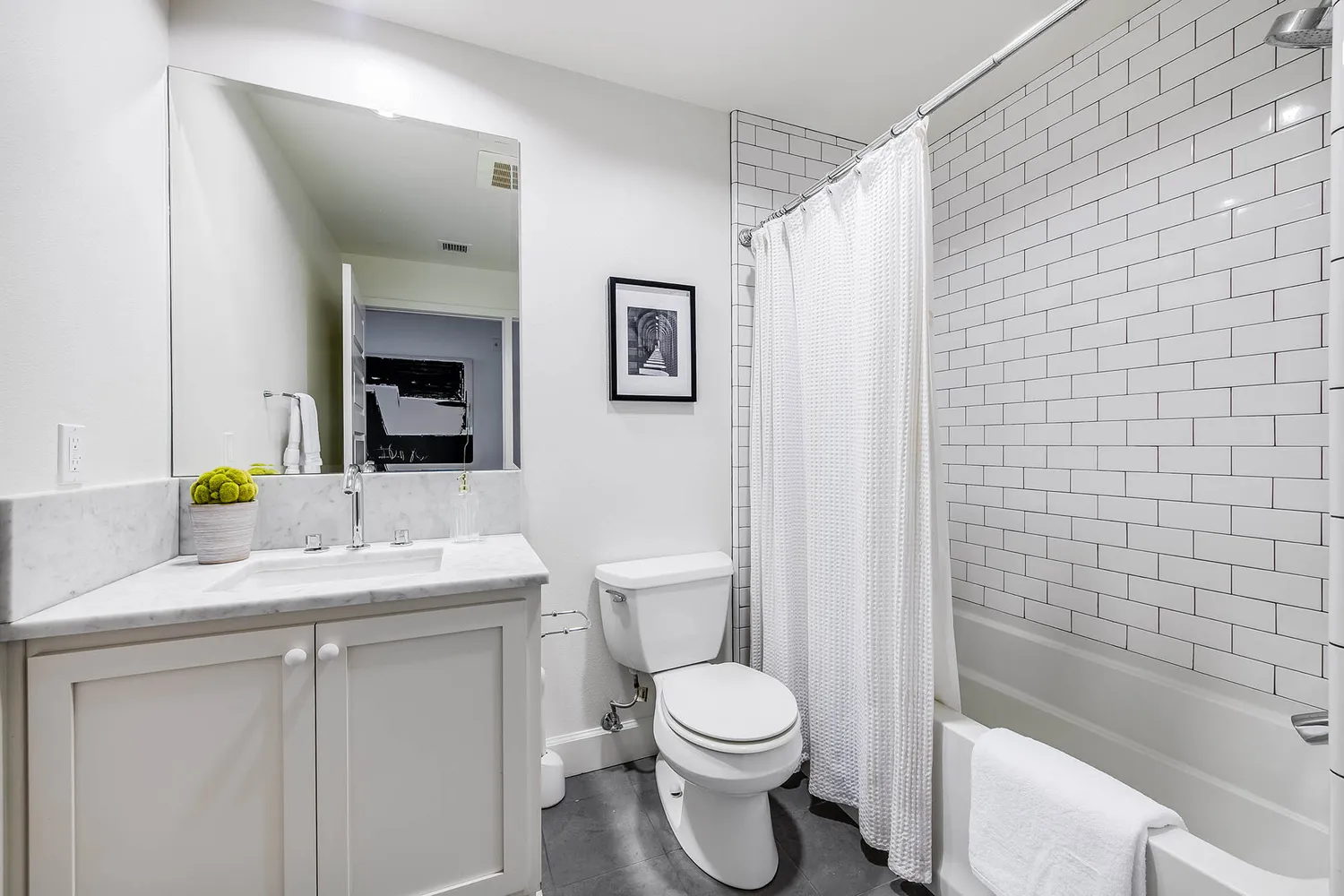 $1,095,000 | 10648 Woodbridge Street, Unit 105, Toluca Lake, CA 91602