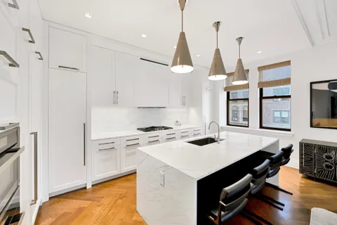 $5,999,000 | 235 West 75th Street, Unit 423 | Upper West Side