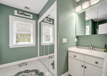 $1,265,000 | 2 Heritage Lane, Saugus, MA 01906