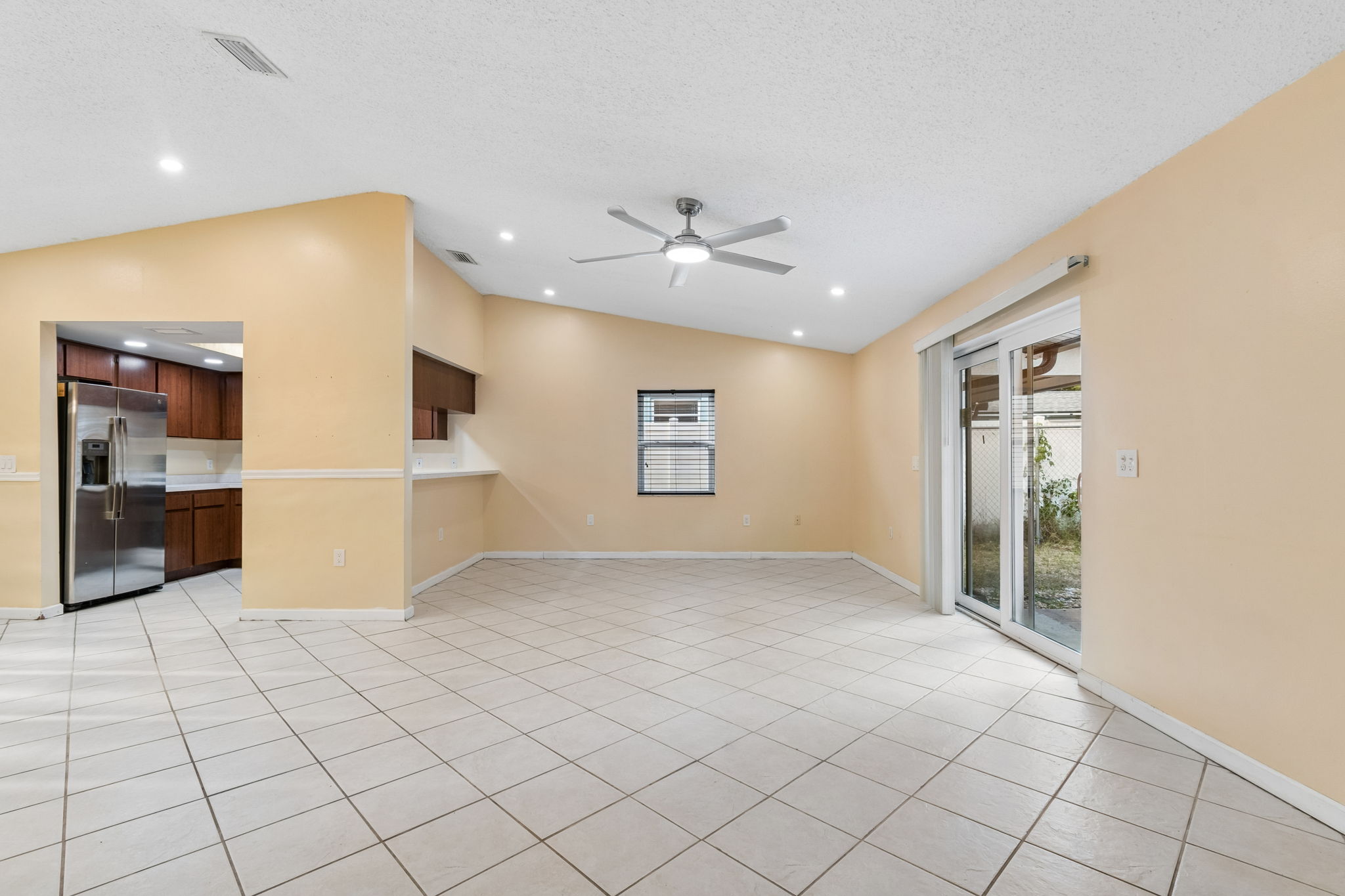8445 North River Road Tampa, FL 33635 - Photo 8 of 43