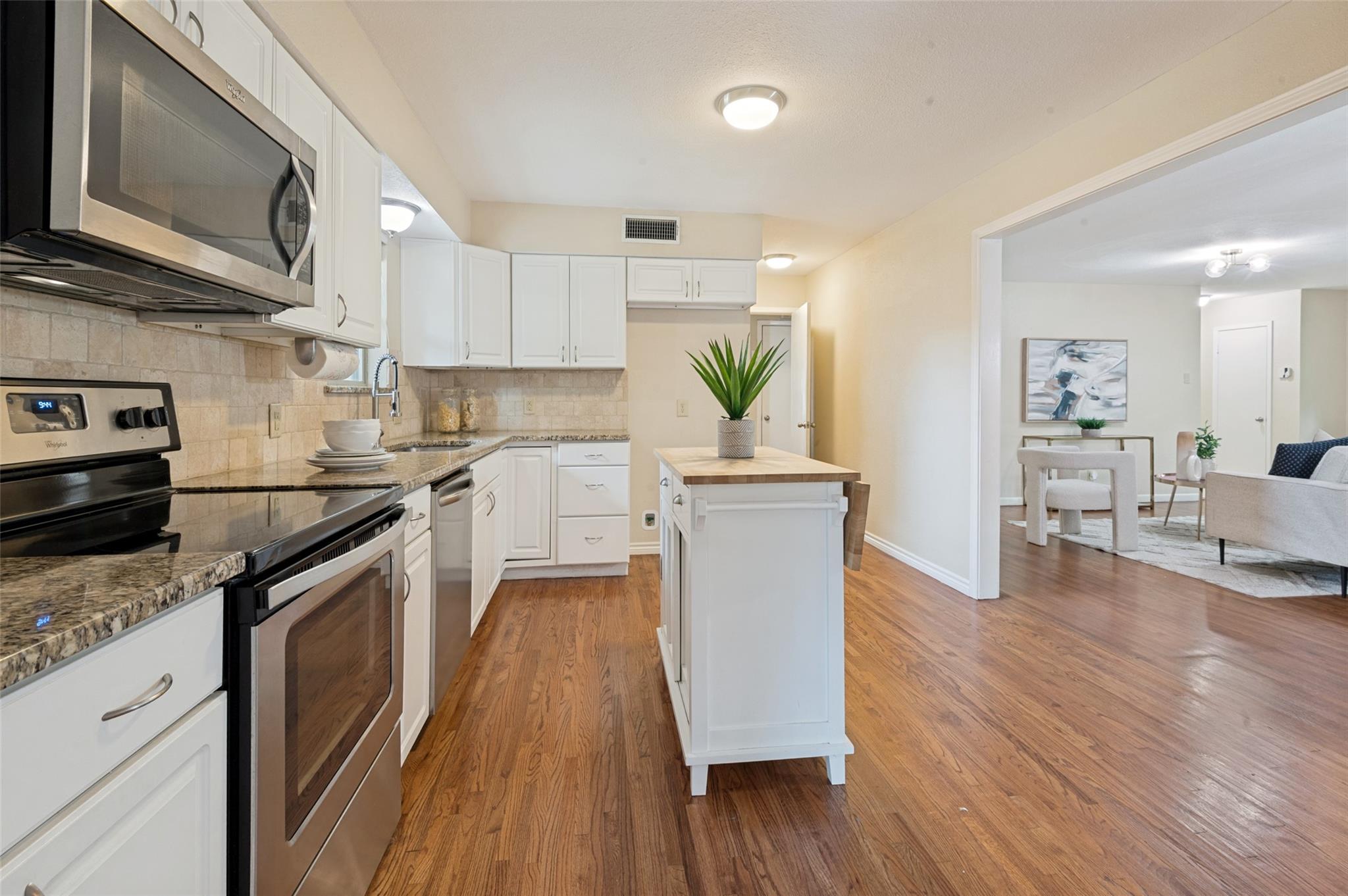 8030 Hunnicut Road Dallas, TX 75228 - Photo 14 of 30 Gallery Image 14
