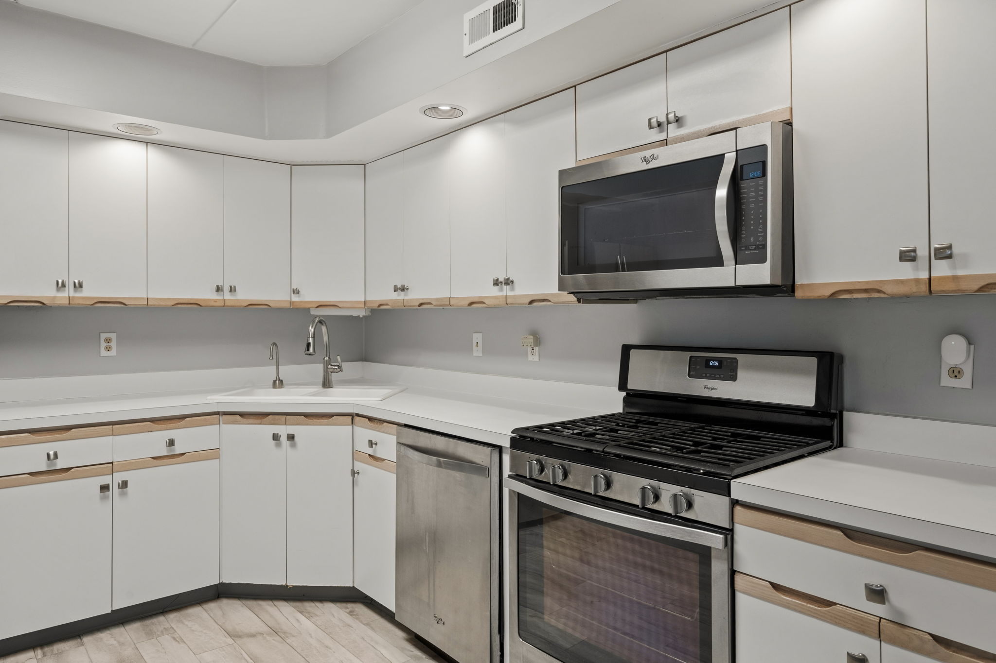 2015 Welsh Road, Unit D57 Philadelphia, PA 19115 - Photo 7 of 24