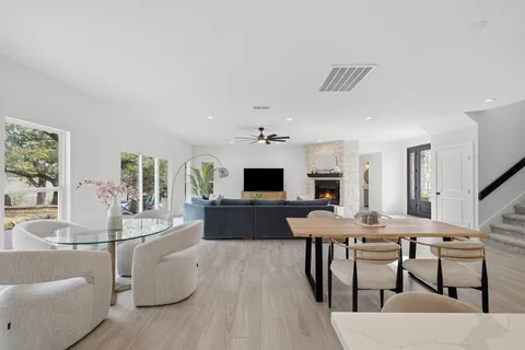 $925,000 | 1904 Lakeway Boulevard, Lakeway, TX 78734