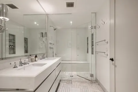 $3,000,000 | 308 North 7th Street, Unit 2F | Williamsburg