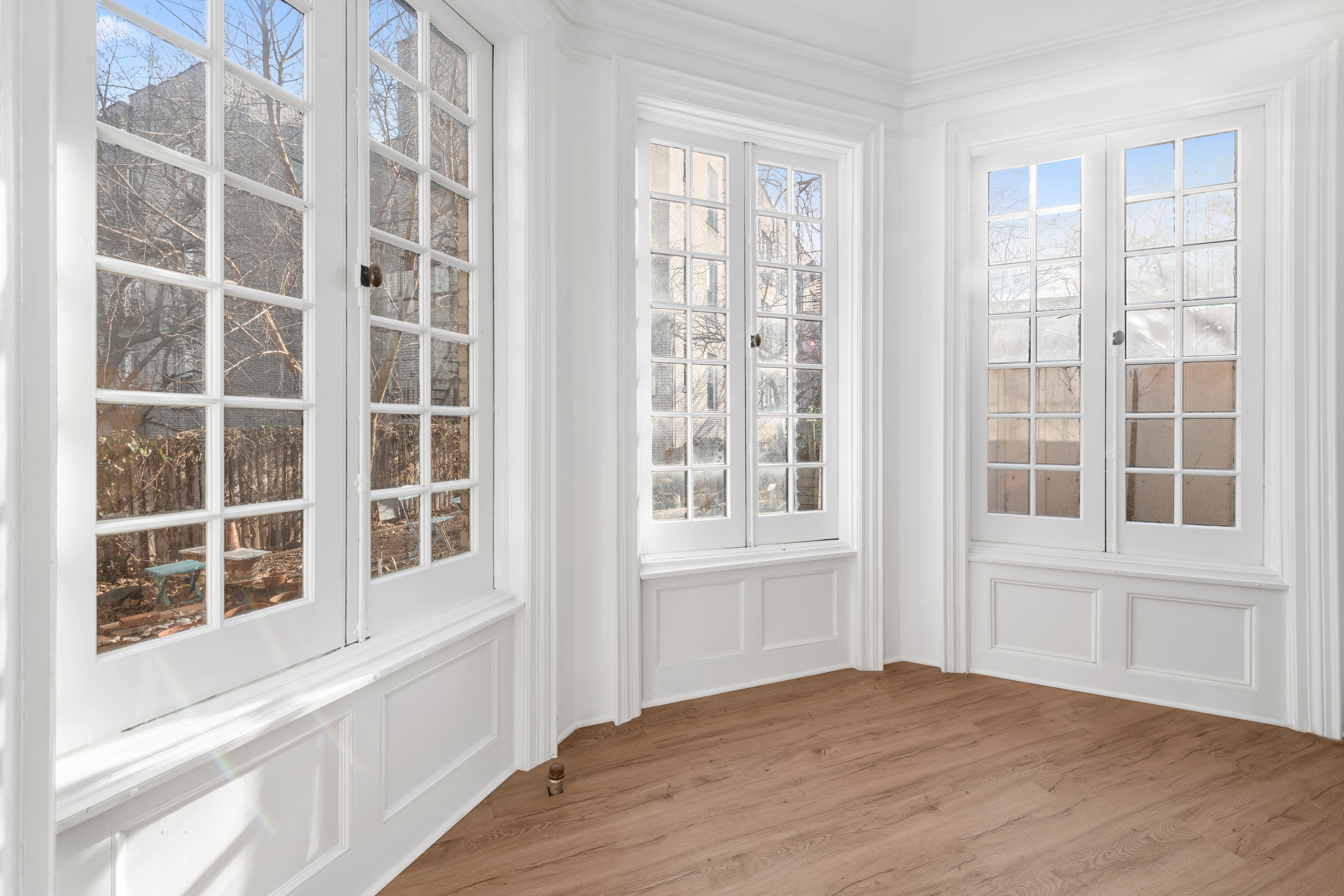 27 Van Corlear Place Bronx, NY 10463 - Photo 8 of 14