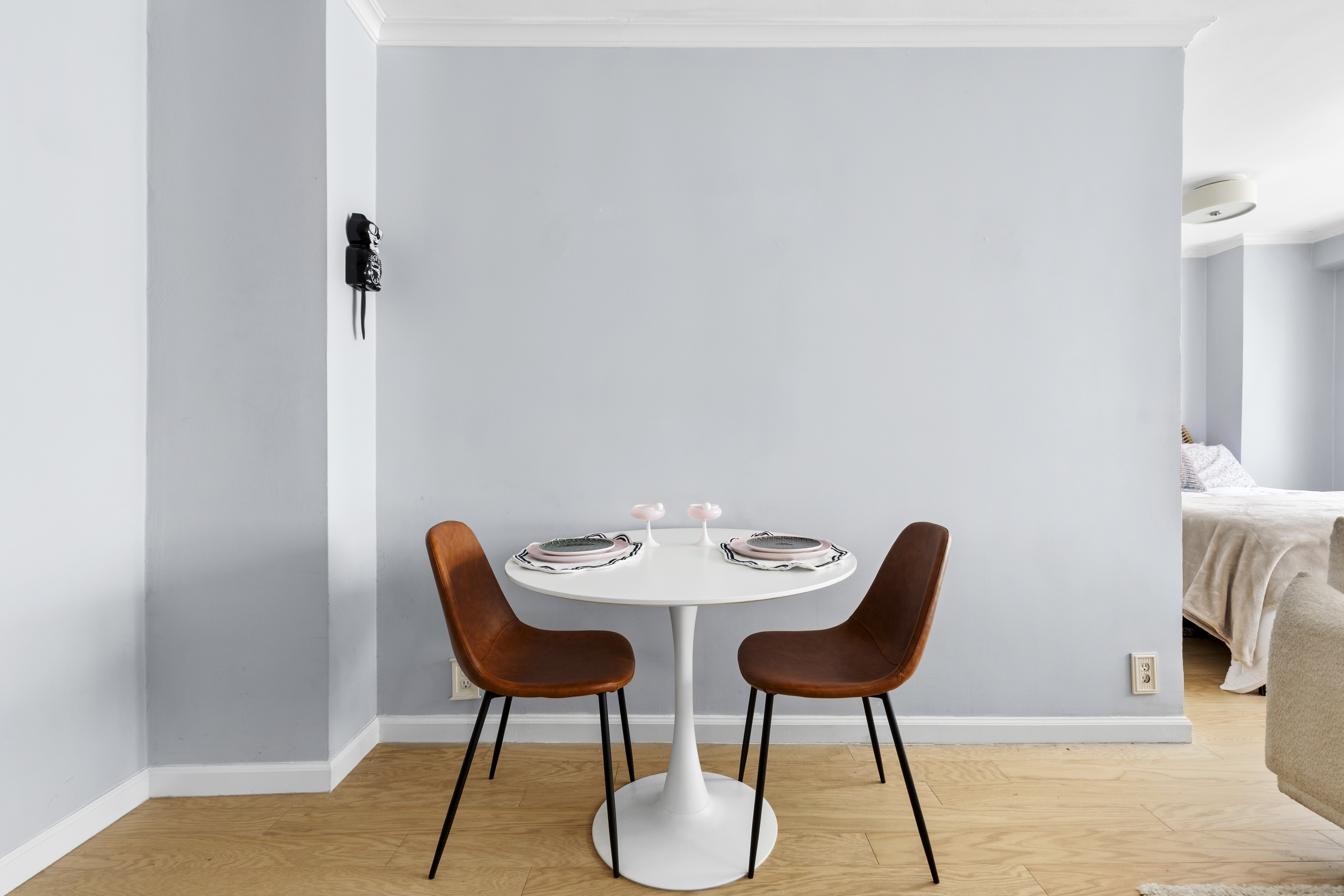220 East 57th Street, Unit 9F Manhattan, NY 10022 - Photo 4 of 9 Gallery Image 4