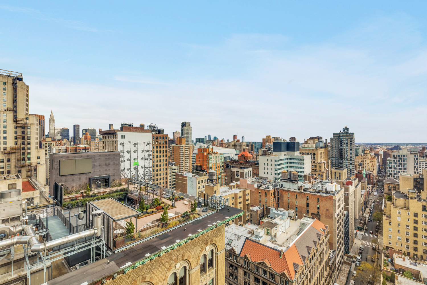280 Park Avenue South, Unit 26M Manhattan, NY 10010 - Photo 6 of 14 a view of city and a tall buildings