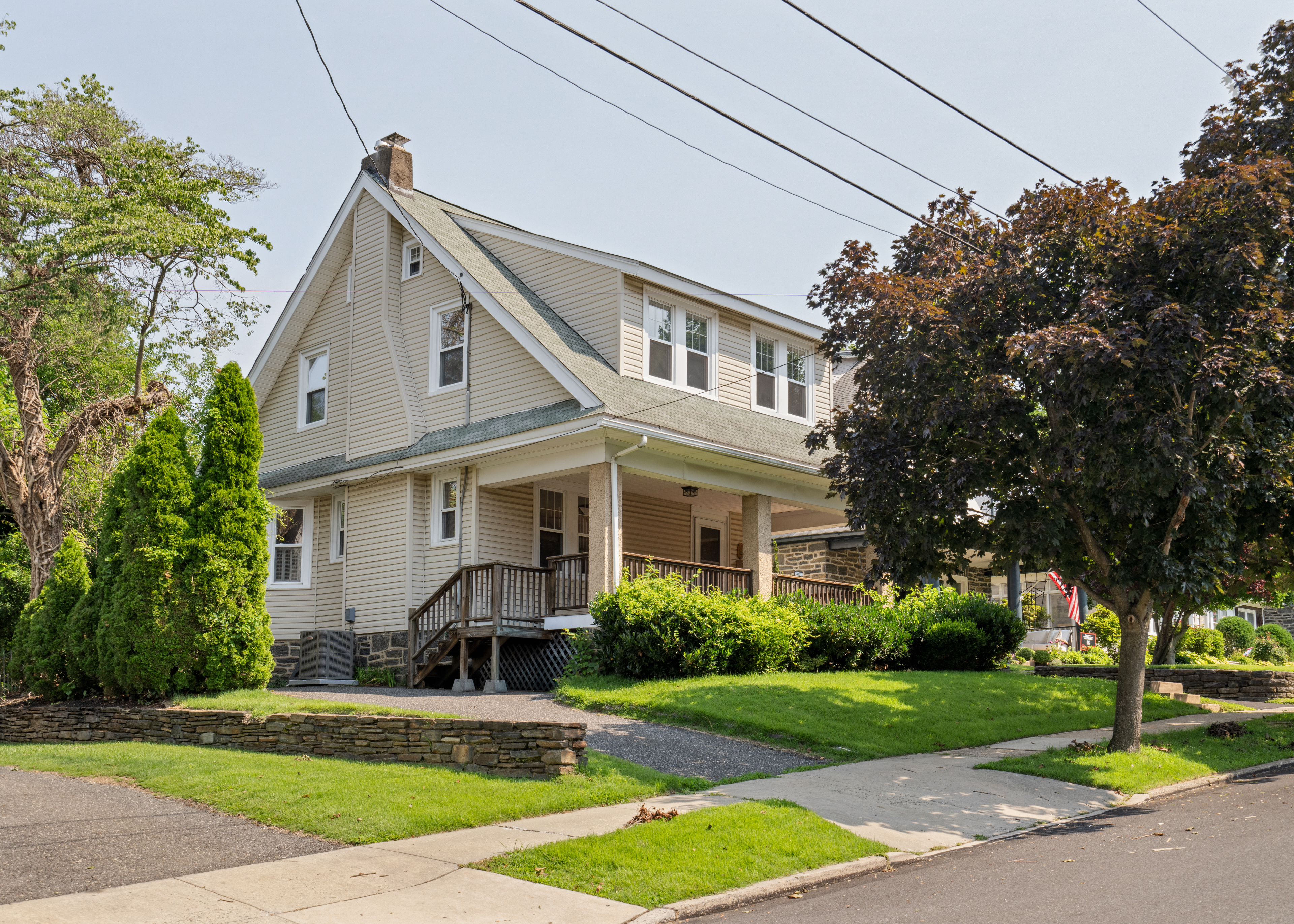 410 Oxford Road Havertown, PA 19083 - Photo 2 of 13