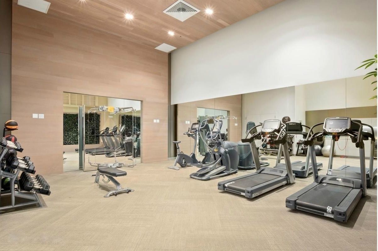 5 Franklin Place, Unit 14B Manhattan, NY 10013 - Photo 8 of 13 a view of a room with gym equipment