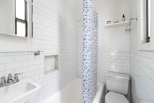 13 Downing Street, Unit 9 Manhattan, NY 10014 - Photo 5 of 8