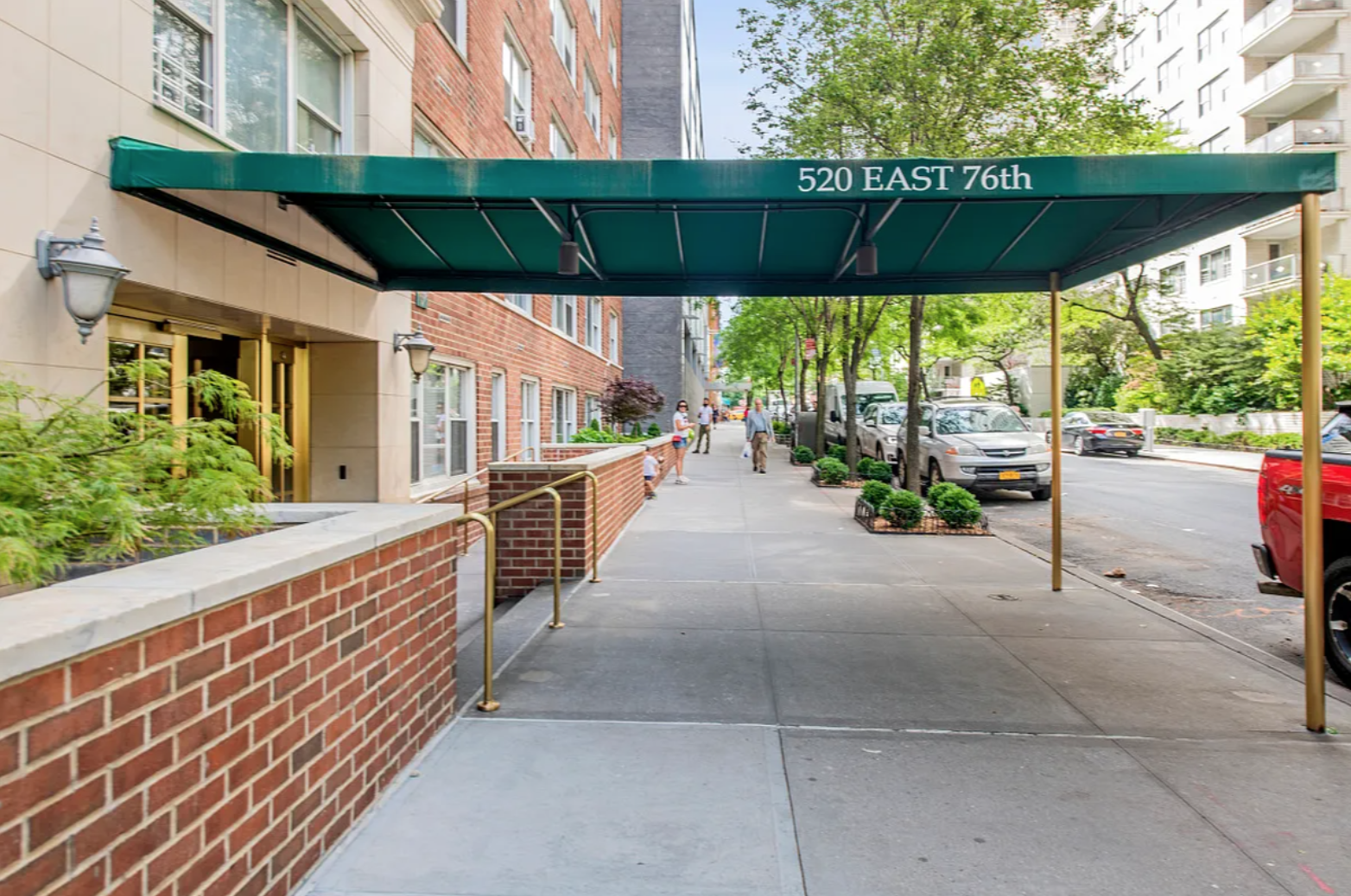520 East 76th Street, Unit 11C Manhattan, NY 10021 - Photo 10 of 15 a view of a porch with furniture and garden