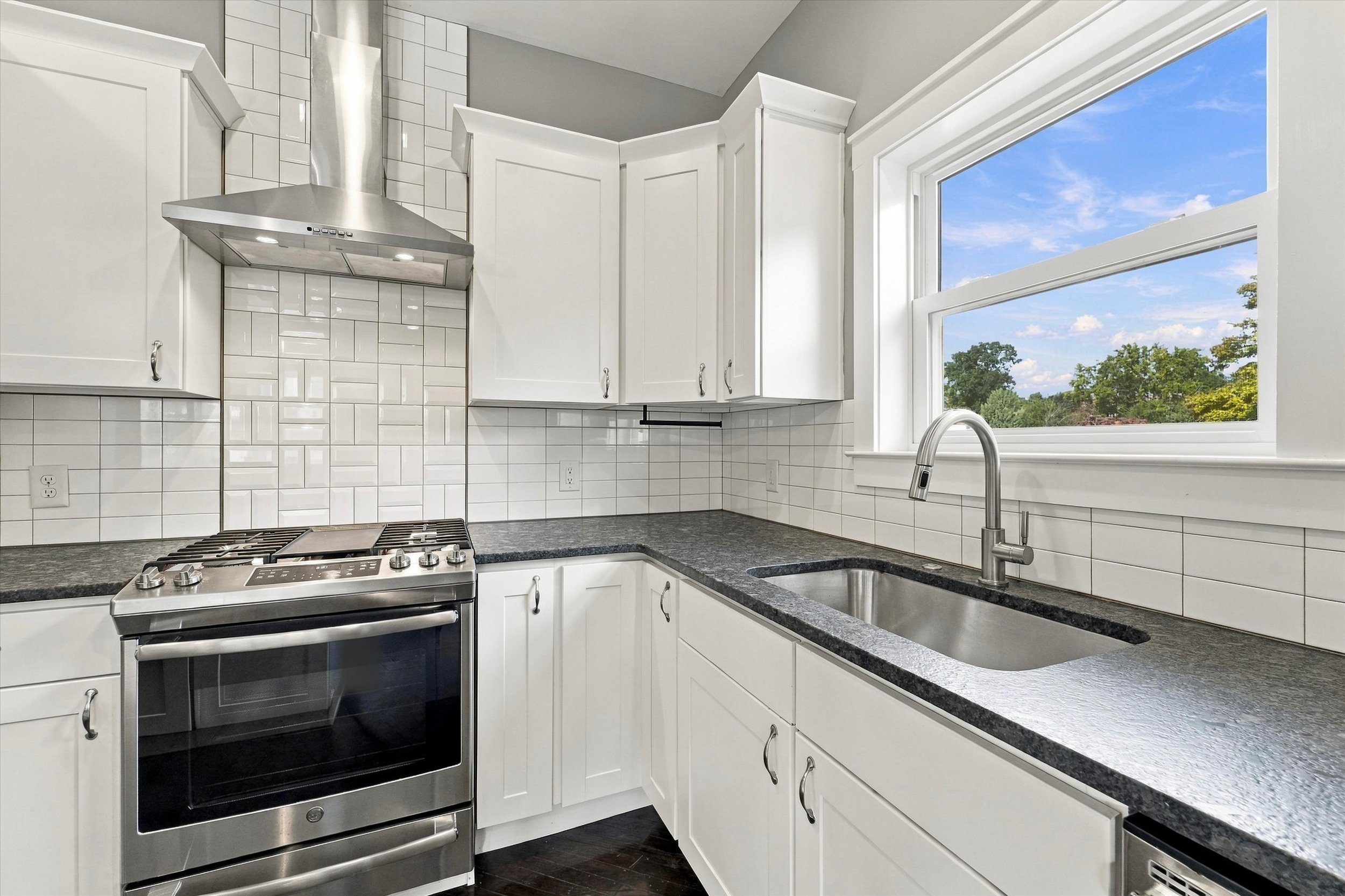 7242 Hill Road Philadelphia, PA 19128 - Photo 12 of 37 Gallery Image 12