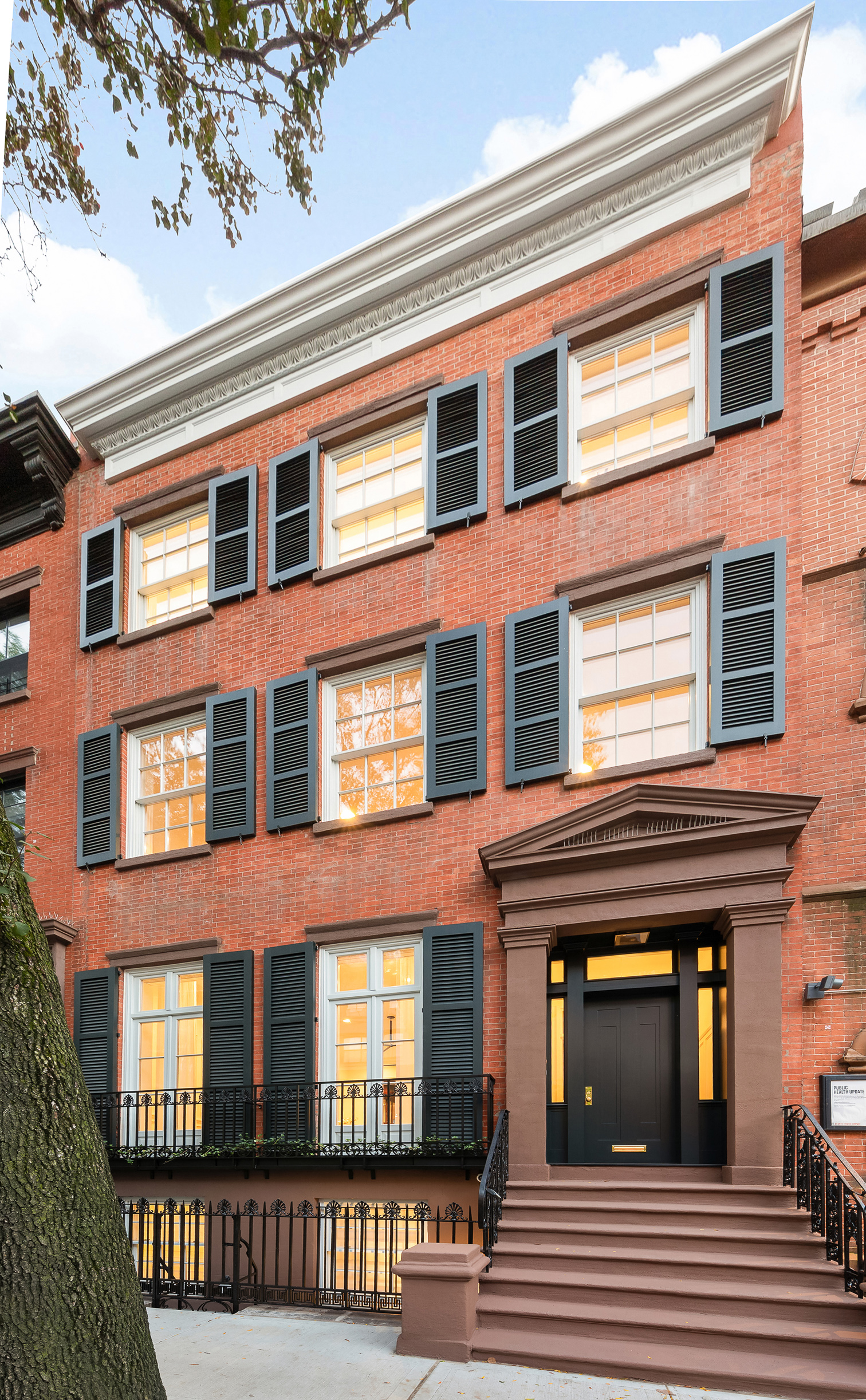 334 West 20th Street Manhattan, NY 10011 - Photo 15 of 17 a view of a building with a window
