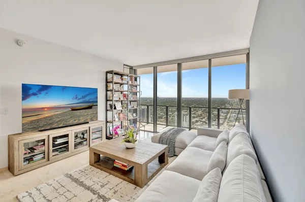 $1,199,000 | 88 Southwest 7th Street, Unit 3604, Miami, FL 33130