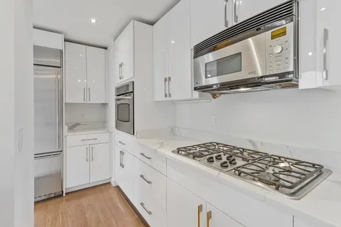 $1,350,000 | 675 E Street Northwest, Unit 900, Washington, DC 20004
