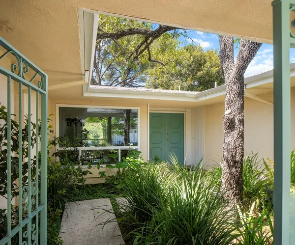 $2,499,000 | 2521 La Condesa Drive, Los Angeles, CA 90049