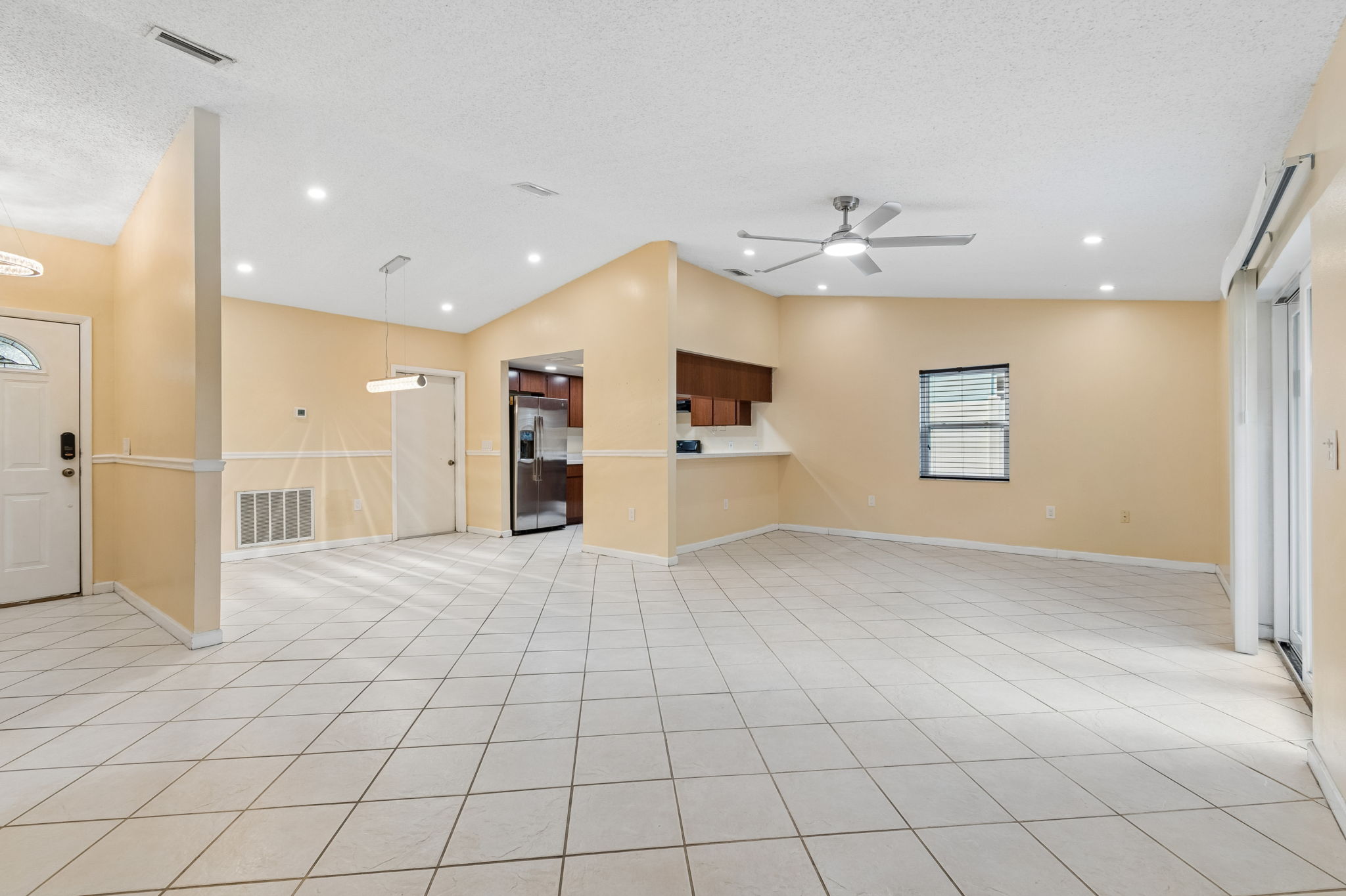 8445 North River Road Tampa, FL 33635 - Photo 6 of 43