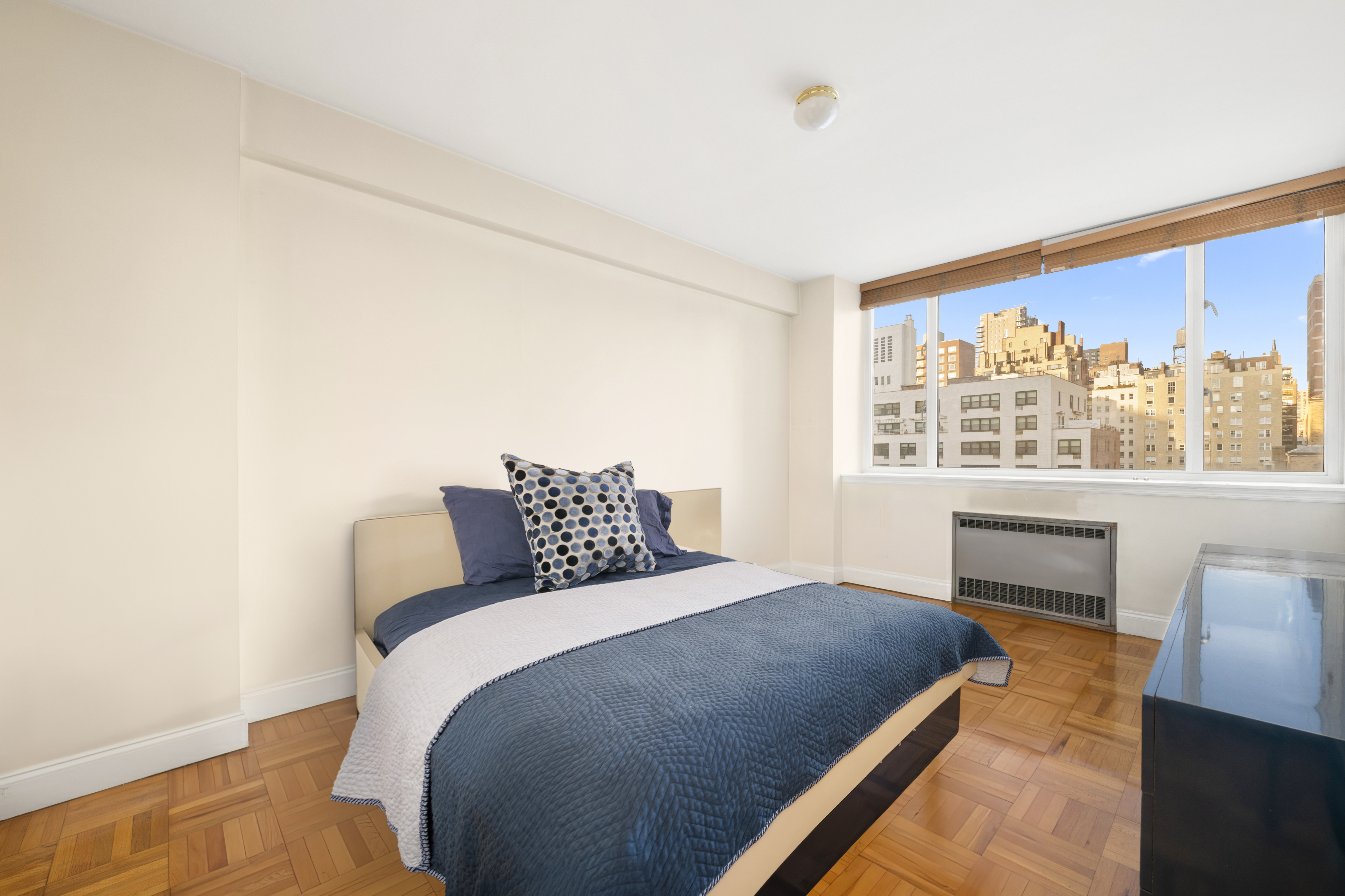 333 East 69th Street, Unit 10H Manhattan, NY 10021 - Photo 11 of 13