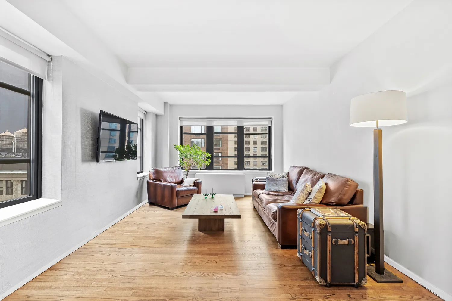 $975,000 | 43 West 61st Street, Unit 18J | Upper West Side