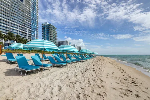 $600,000 | 6801 Collins Avenue, Unit DOOR 606, Miami Beach, FL 33141