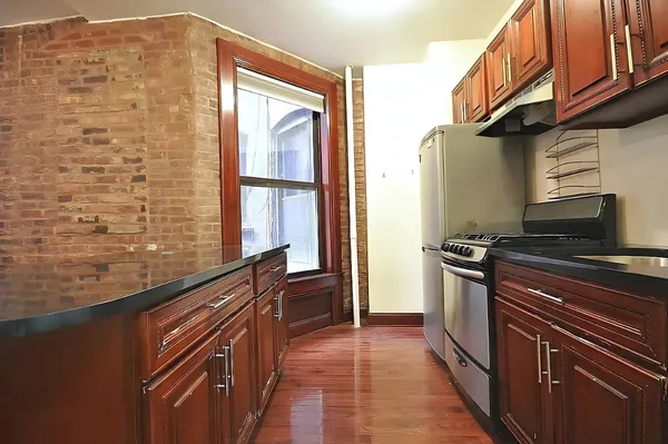 $4,350 | 422 Amsterdam Avenue, Unit 2A | Upper West Side