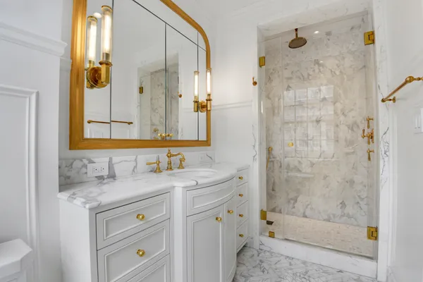 $2,750,000 | 333 East 68th Street, Unit 6C | Lenox Hill