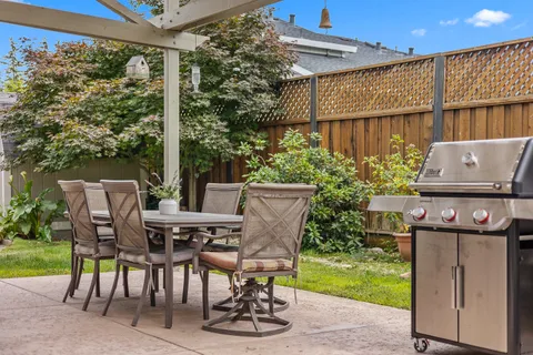 $775,000 | 356 Wilson Lane, Windsor, CA 95492